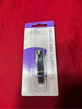 New Studio Selection Deluxe Nail Clipper - Silver Bundle Available
